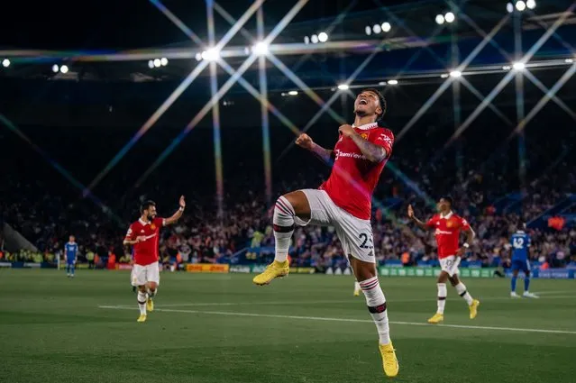  Jadon Sancho of Manchester United celebrates scoring a goal to make the score 0-1 during the Premier League match between Leicester City and Manchester United at The King Power Stadium on September 1, 2022 in Leicester, United Kingdom. (Photo by Ash Donelon/Manchester United via Getty Images)