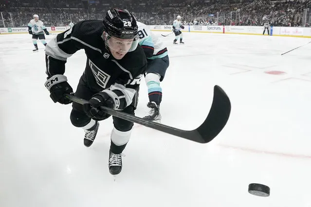Los Angeles Kings center Jaret Anderson-Dolan, left, chases the puck while under pressure from Seattle Kraken right wing Daniel Sprong during the third period of an NHL hockey game Tuesday, November 29, 2022, in Los Angeles. (Photo by Mark J. Terrill/AP Photo)