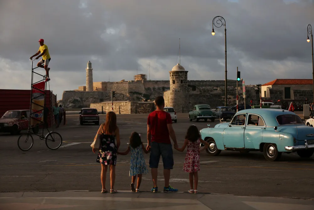 Cycling Head and Shoulders above Havana