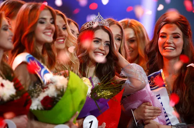 Maria Vasilevich (C) reacts during the awards ceremony after winning the Miss Belarus 2018 beauty contest in Minsk, Belarus May 4, 2018. (Photo by Vasily Fedosenko/Reuters)