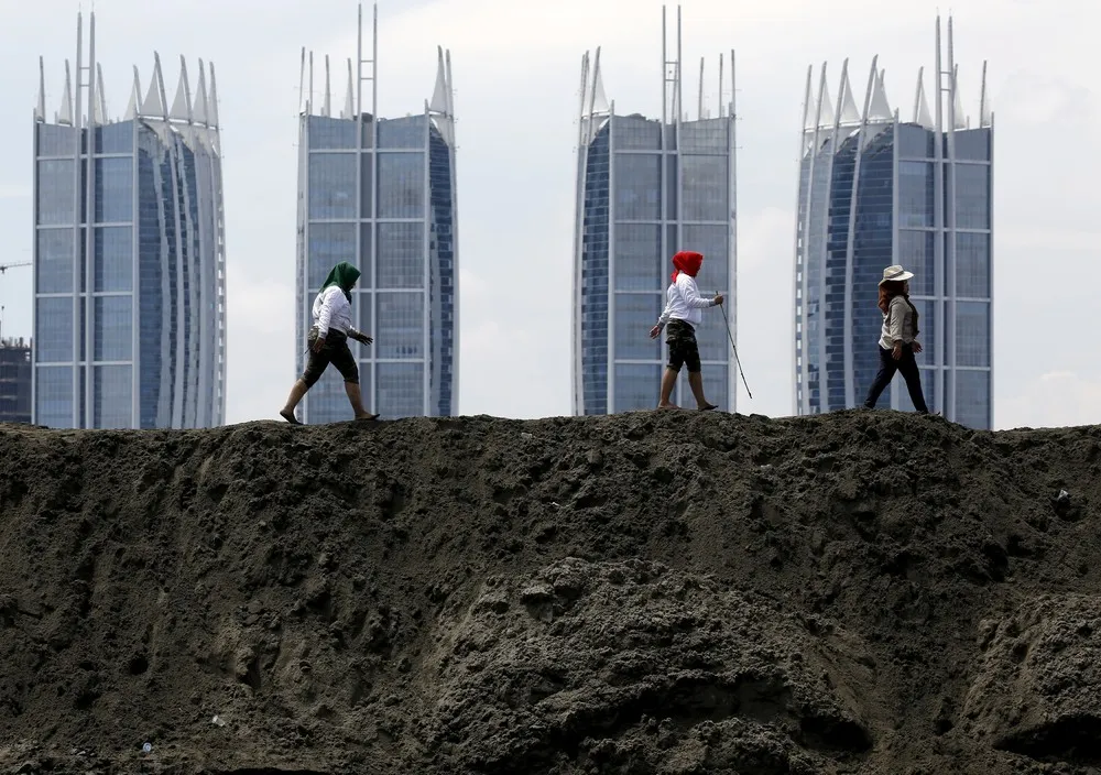 The Day in Photos – April 18, 2016