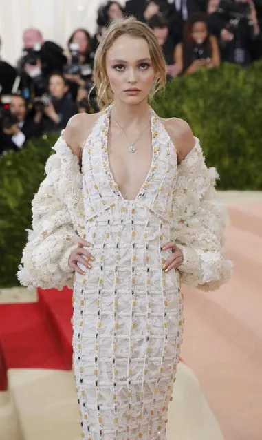 Model Lily-Rose Melody Depp arrives at the Metropolitan Museum of Art Costume Institute Gala (Met Gala) to celebrate the opening of “Manus x Machina: Fashion in an Age of Technology” in the Manhattan borough of New York, May 2, 2016. (Photo by Eduardo Munoz/Reuters)