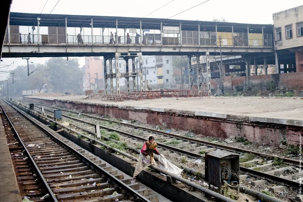 Daily Life At Nizamuddin Railway Station