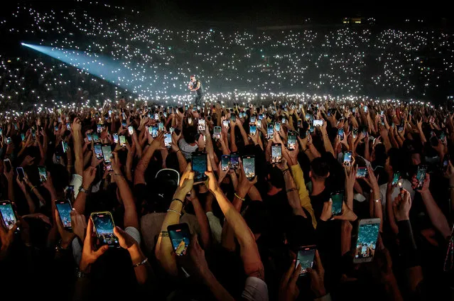 Audience at the concert of Sfera Ebbasta at Mediolanum Forum of Assago on September 25, 2022 in Milan, Italy. (Photo by Sergione Infuso/Corbis via Getty Images)