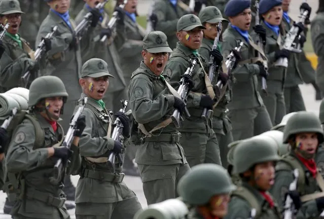 Soldiers march during a military parade to celebrate the anniversary of Venezuela's independence in Caracas, July 5, 2015. (Photo by Jorge Dan Lopez/Reuters)