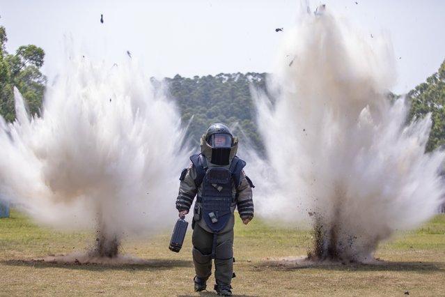 An armed police officer attends an explosive ordnance disposal training on April 12, 2022 in Nanning, Guangxi Zhuang Autonomous Region of China. (Photo by Yu Haiyang/VCG via Getty Images)