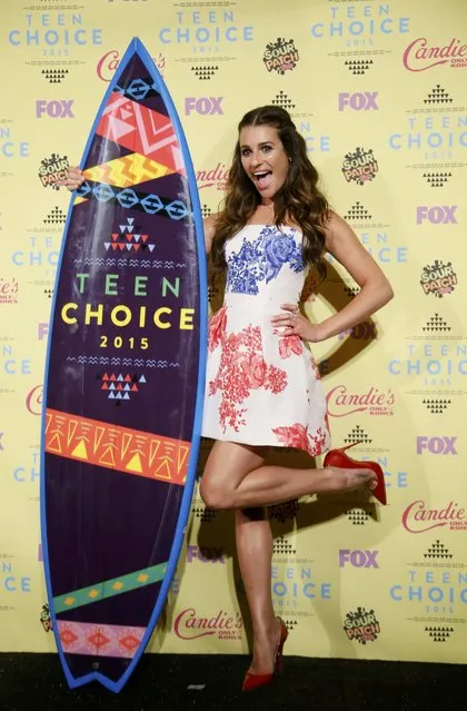 Actress Lea Michele poses backstage with her award for Choice TV Actress: Comedy for her role on FOX series “Glee” at the 2015 Teen Choice Awards in Los Angeles, California, United States August 16, 2015. (Photo by Danny Moloshok/Reuters)