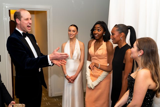 Prince William, Prince of Wales, president of Bafta meets EE rising stars Phoebe Dynevor, Ayo Edebiri, Sophie Wilde and Mia McKenna Bruce after the Bafta Film Awards 2024 at the Royal Festival Hall, Southbank Centre on February 18, 2024 in London, England. (Photo by Jordan Pettitt – WPA Pool/Getty Images)