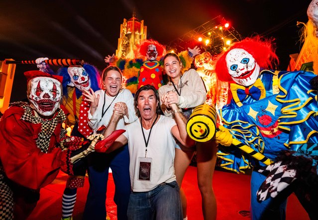 Jerry O’Connell and his daughters, Dolly and Charlie, have a good scream with twisted jesters at Universal Studios Hollywood’s Halloween Horror Nights on September 5, 2025. (Photo by Hamilton Pytluk)