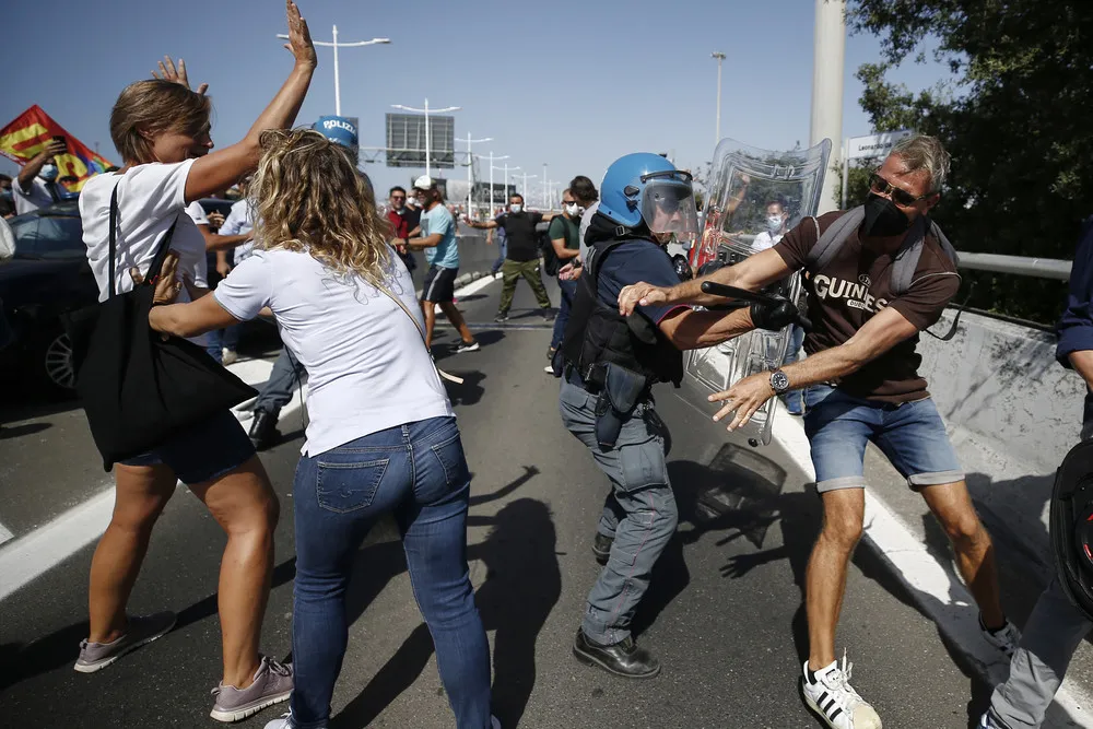 The Day in Photos – September 25, 2021