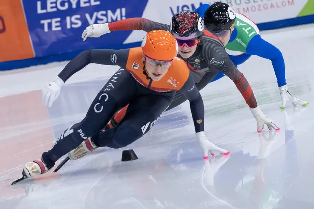 Suzanne Schulting (L) of the Netherlands competes during the women's 500m final at the ISU World Cup Short Track Speed Skating series in Debrecen, Hungary, November 20, 2021. (Photo by Xinhua News Agency/Rex Features/Shutterstock)
