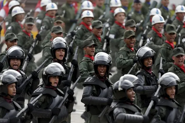 Soldiers march during a military parade to celebrate the anniversary of Venezuela's independence in Caracas, July 5, 2015. (Photo by Jorge Dan Lopez/Reuters)