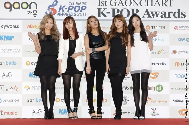 Wonder Girls arrive during the 1st Gaon Chart K-POP Awards at Blue Square