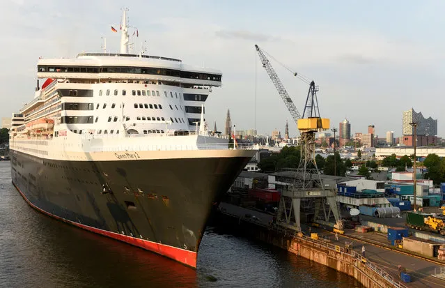 Cruiser Queen Mary II docks at Blohm and Voss shipyard in the harbour of Hamburg, Germany, May 27, 2016. (Photo by Fabian Bimmer/Reuters)