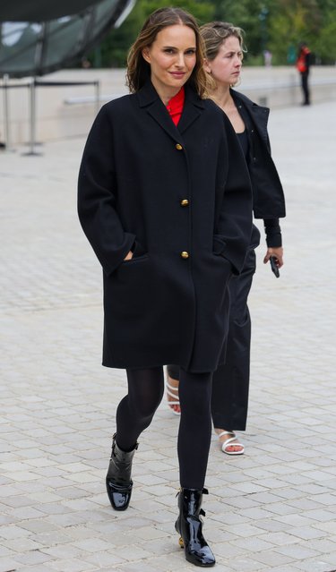 Natalie Portman leaving the LVMH Prize ceremony in style, dressed in an elegant outfit on September 10, 2024. The actress radiated confidence as she moved through the crowd, enjoying the post-event atmosphere and drawing attention for her fashionable look. (Photo by Aissaoui Nacer/Splash News and Pictures)