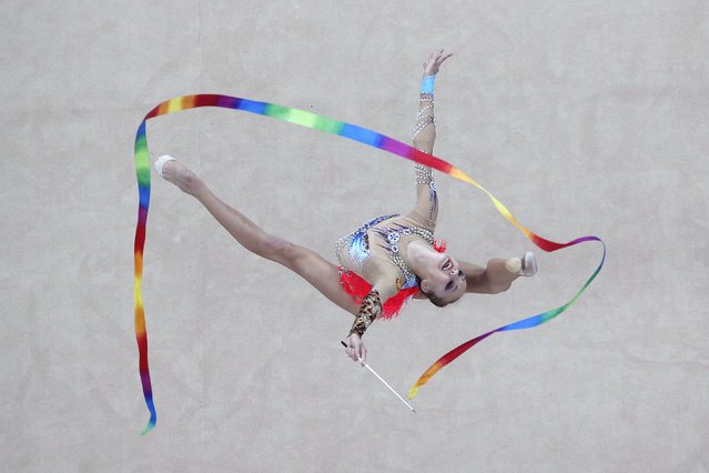 Russian's Irina Annenkova competes during the rhythmic gymnastics individual all-around final match at the 2014 Nanjing Youth Olympic Games in Nanjing, Jiangsu province, August 27, 2014. (Photo by Aly Song/Reuters)