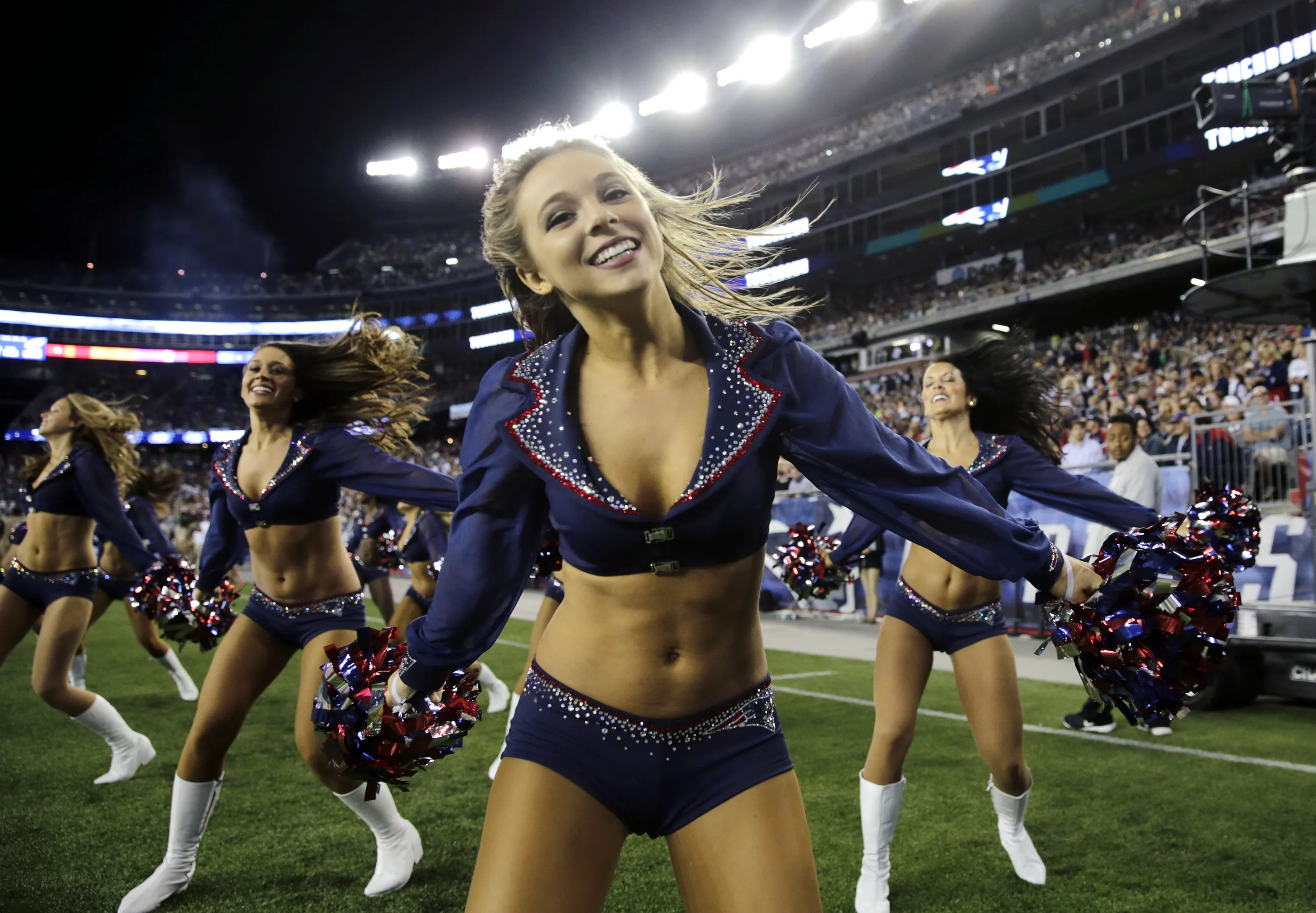 Cheerleaders Doing Splits Nude