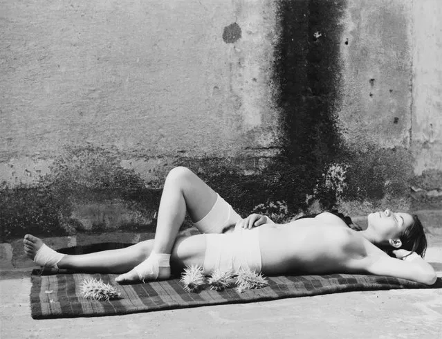 La buena fama durmiendo, 1938-39. (Photo by Manuel Alvarez Bravo)