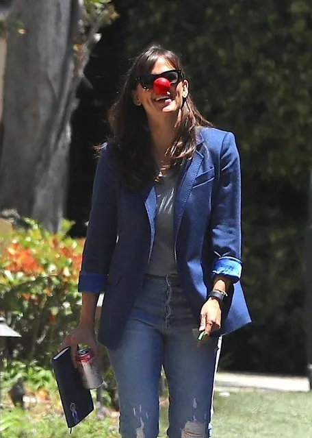 American actress Jennifer Garner gives a big smile while wearing a red clown nose while visiting a construction in Brentwood, CA. on May 27, 2021. (Photo by LaStarPixMEDIA/Backgrid USA)