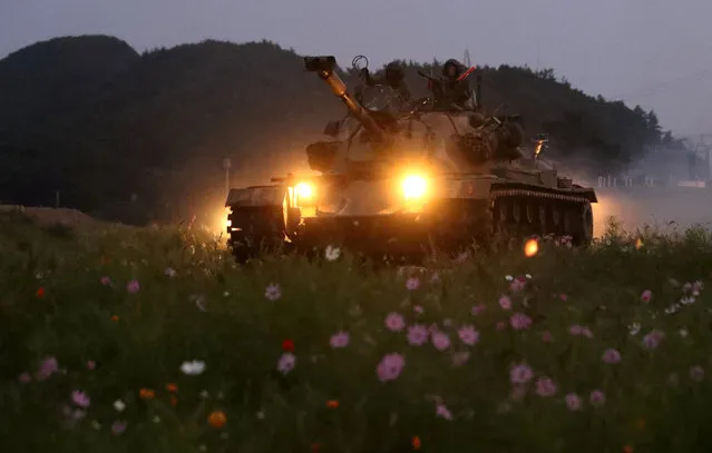 South Korean marines take part in a military exercise on South Korea's Baengnyeong Island, near the disputed sea border with the North on September 7, 2017. (Photo by Choi Jae-gu/Reuters/Yonhap)