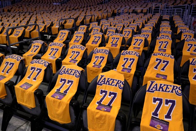 Photo of jerseys with the number 77 of the Lakers, during an NBA game between the Los Angeles Lakers and Utah Jazz at the Crypto.com Arena in Los Angeles, United States, 11 February 2025. Luka Doncic's arrival in Los Angeles marked a new chapter in the history of thousands of fans who attended the Lakers' arena to enjoy his long-awaited debut against the Utah Jazz and take home an enviable “souvenir”: the jersey of the new LA star. (Photo by USA TODAY Sports via Reuters Con)