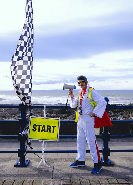 Run director Stuart Davidson poses at the start of the weekly 5km Porthcawl parkrun during “The Elvies” on September 234, 2016 in Porthcawl, Wales. (Photo by Gareth Cattermole/Getty Images)