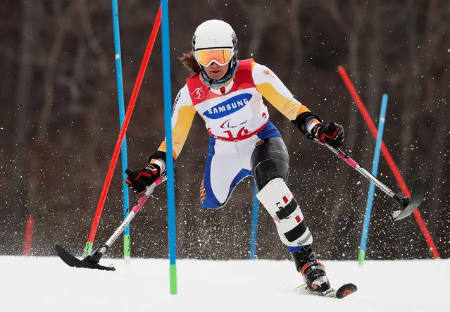 Netherland' s Anna Jochemsen competes in the alpine skiing standing women' s slalom at the Jeongseon Alpine Centre during the Pyeongchang 2018 Winter Paralympic Games in Pyeongchang on March 18, 2018. (Photo by Paul Hanna/Reuters)