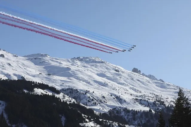French air force's aerobatics squad “Patrouille de France” (PAF) perform ahead of an alpine ski, women's World Championships super G, in Meribel, France, Wednesday, February 8, 2023. (Photo by Alessandro Trovati/AP Photo)
