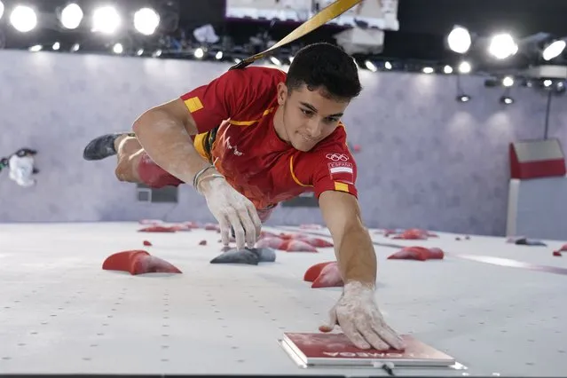 Alberto Gines Lopez, of Spain, competes during the speed portion of the men's sport climbing final at the 2020 Summer Olympics, Thursday, August 5, 2021, in Tokyo, Japan. (Photo by Tsuyoshi Ueda/Pool Photo via AP Photo)