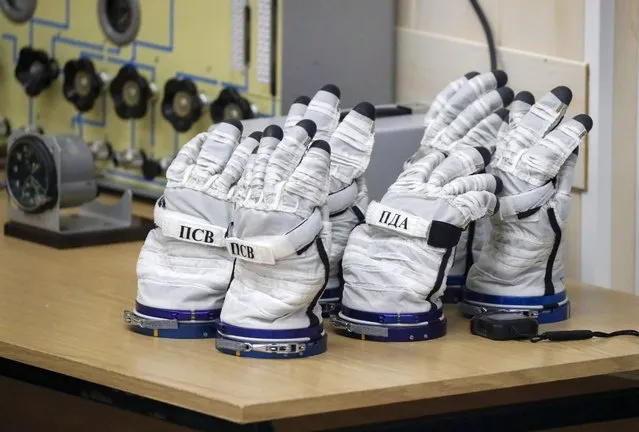Gloves of space suit seen during inspecting of space suit prior the launch of the Soyuz MS-22 spacecraft from the Russian leased Baikonur cosmodrome, Kazakhstan, 21 September 2022. The launch of the expedition 68/69 to the International Space Station (ISS) with crew NASA astronaut Francisco Rubio, Roscosmos cosmonauts Sergey Prokopyev and Dmitry Petelin is scheduled on 21 September from the Baikonur Cosmodrome. (Photo by Yuri Kochetkov/EPA/EFE)