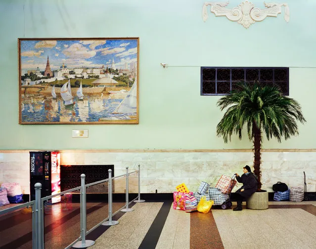 The waiting hall at Kazansky railway station. (Photo by by Frank Herfort/The Guardian)