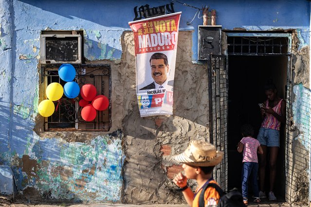 People participate in a demonstration in support of Venezuelan President Nicolas Maduro in Maracaibo, Venezuela, 11 August 2025. Hundreds of Chavistas mobilized in Caracas and other regions of Venezuela in response to what they described as threats from the United States after a recent announcement offering a 50 million dollar reward for information leading to Maduro's capture, twice the amount offered in January. (Photo by Henry Chirinos/EPA)