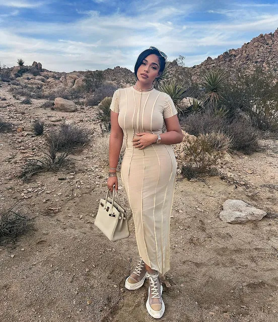 American model and socialite Jordyn Woods dresses in beige for a trip to the desert in January 2022. (Photo by jordynwoods/Instagram)