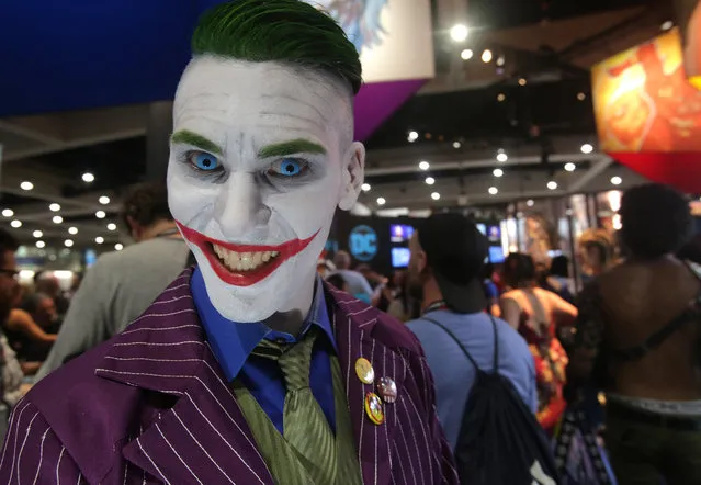 Jordan Quinzon plays the character The Joker from the Batman series during Comic-Con 2017 in San Diego, California, July 21, 2017. (Photo by Bill Wechter/AFP Photo)