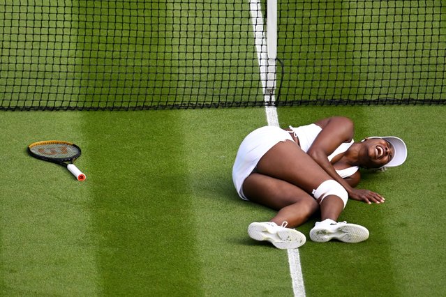 Venus Williams of United States goes down injured against Elina Svitolina of Ukraine in the Women's Singles first round match on day one of The Championships Wimbledon 2023 at All England Lawn Tennis and Croquet Club on July 03, 2023 in London, England. (Photo by Shaun Botterill/Getty Images)