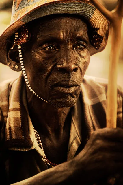 One tribeswoman told Survival International, “The government says cattle and people have to move from the Omo valley to where there is no grass and no crops. So that means we and the cattle will die together”. (Photo by Diego Arroyo)