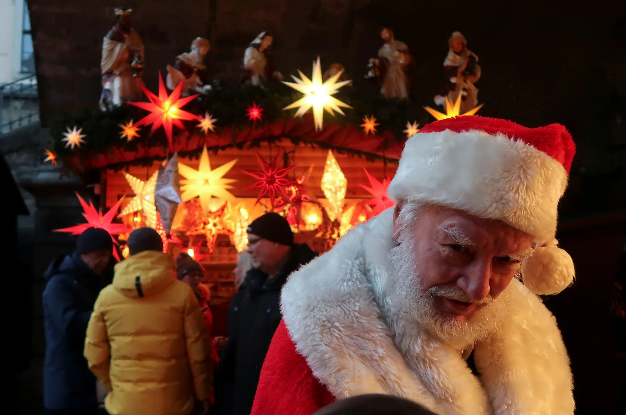 Иисус новый год. The walters. Christmas vs. Анти рождество. Дед христос.