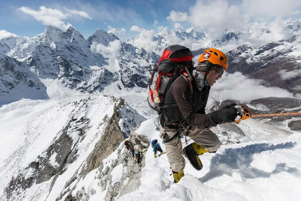 Sherpas: the Invisible Men of Everest