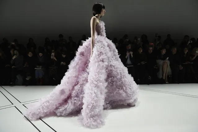 A model walks the ruway during the Ralph & Russo show on January 23, 2017 in Paris, France. (Photo by Vittorio Zunino Celotto/Getty Images)