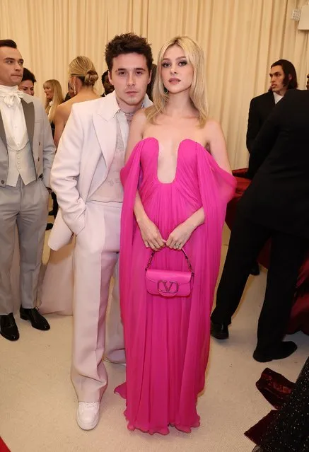 Socialite and former model Brooklyn Beckham and NAmerican actress icola Peltz Beckham arrive at The 2022 Met Gala Celebrating “In America: An Anthology of Fashion” at The Metropolitan Museum of Art on May 02, 2022 in New York City. (Photo by Arturo Holmes/MG22/Getty Images for The Met Museum/Vogue )