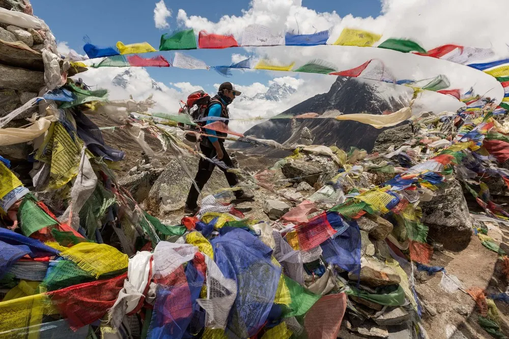 Sherpas: the Invisible Men of Everest