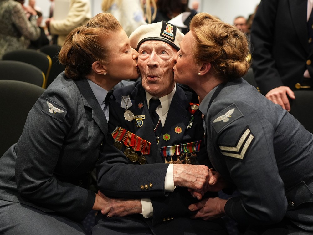 Pictures of the Year 2024, Part 082/240