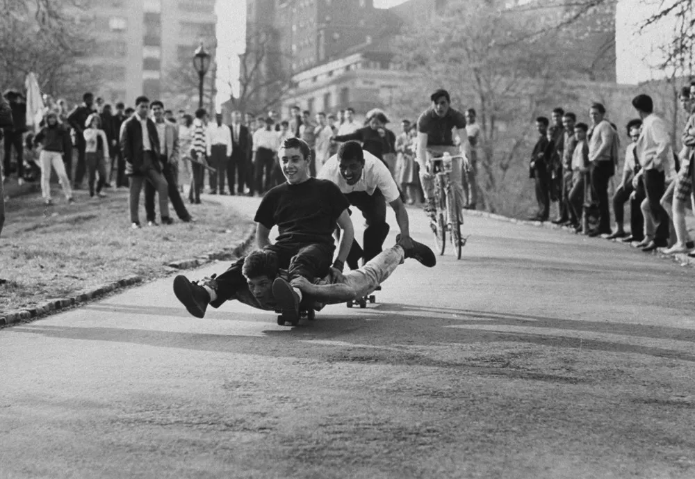 Skateboarding in the 1960s by Bill Eppridge