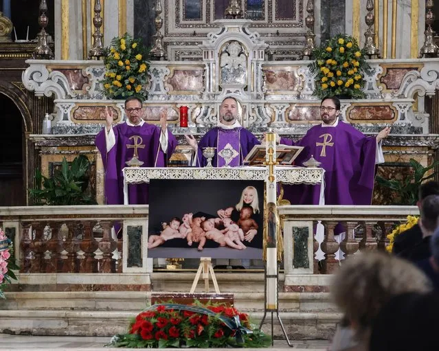 A view of the funeral service for Raffaella Carra in the basilica of Santa Maria in Ara Coeli, in Rome, Italy, 09 July 2021. Italian TV icon and entertainment legend Raffaella Carra died on 05 July 2021 at the age of 78. (Photo by Giuseppe Lami/EPA/EFE)