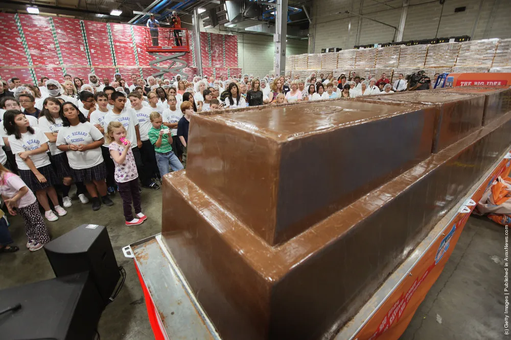 Guinness World Record Attempt At Largest Chocolate Bar