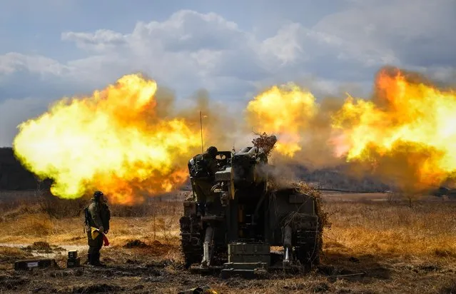 A 2S5 Giatsint self- propelled gun fires during tactical exercises held by artillery detachments of the Russian Eastern Military District' s 5th Army at the Sergeyevsky training ground in Primorye Territory, Russia on March 21, 2017. (Photo by Yuri Smityuk/TASS)