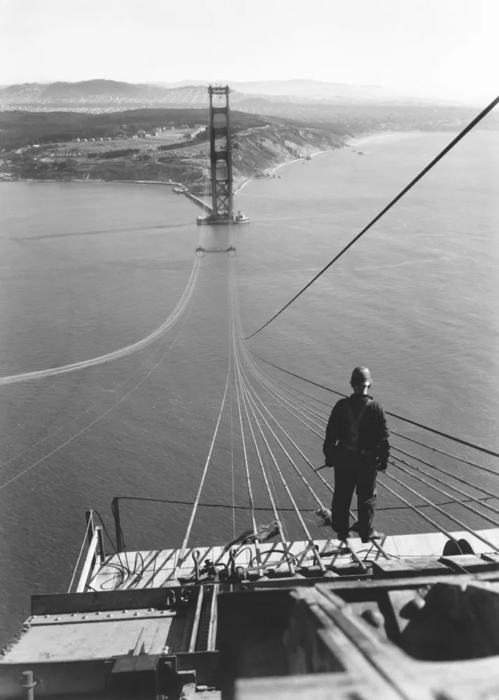 Building of the Golden Gate Bridge