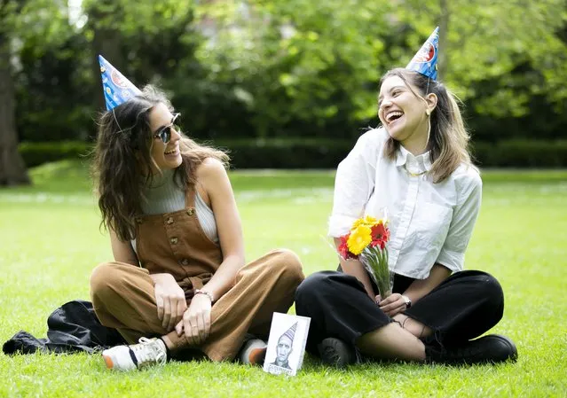 Sisters Daniela Tovar from Fairview and Valentina Tovar from Portobello, who is celebrating her 25th birthday, enjoy the good weather in St Stephens Green, Dublin on May 22, 2023. (Photo by Gareth Chaney/Collins Photos)