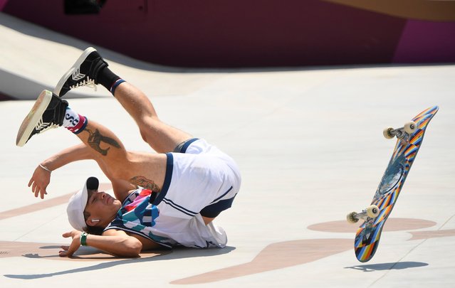 USAs Jagger Eaton wipes-out in the mens street prelims at the 2020 Tokyo Olympics on July 24, 2021. Eaton moved on to the finals later in the afternoon. (Photo by Toby Melville/Reuters)