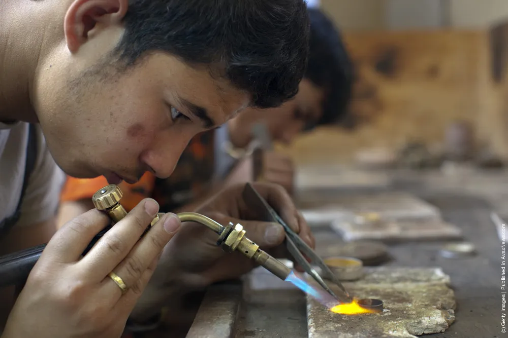 Afghan Gem Industry Key To Economic Development